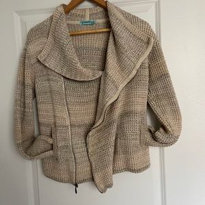 Goddis neutral tone sweater size: S/M